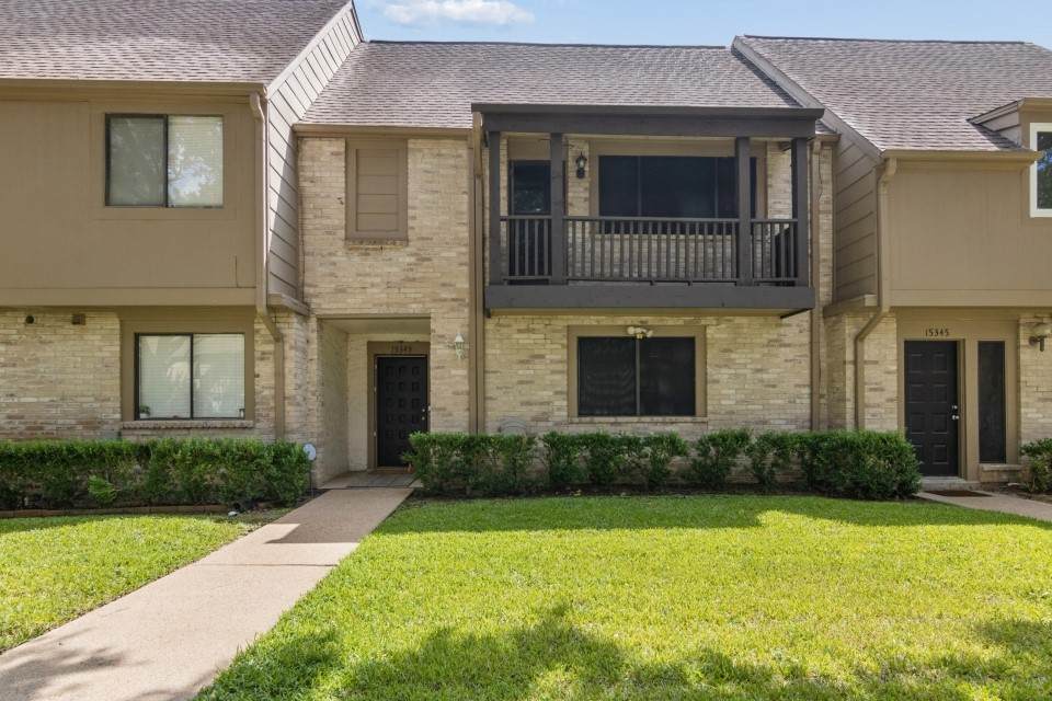 15343 Falmouth Avenue - Photo 1