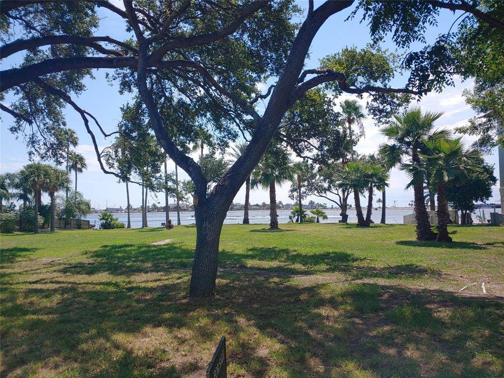 1515 Bayou Shore Drive - Photo 1