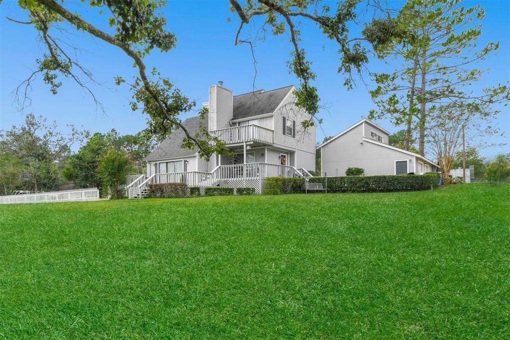 215 Magnolia Place - Photo 1