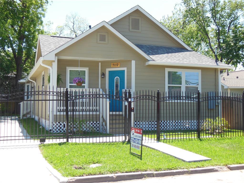7112 Avenue L - Photo 1