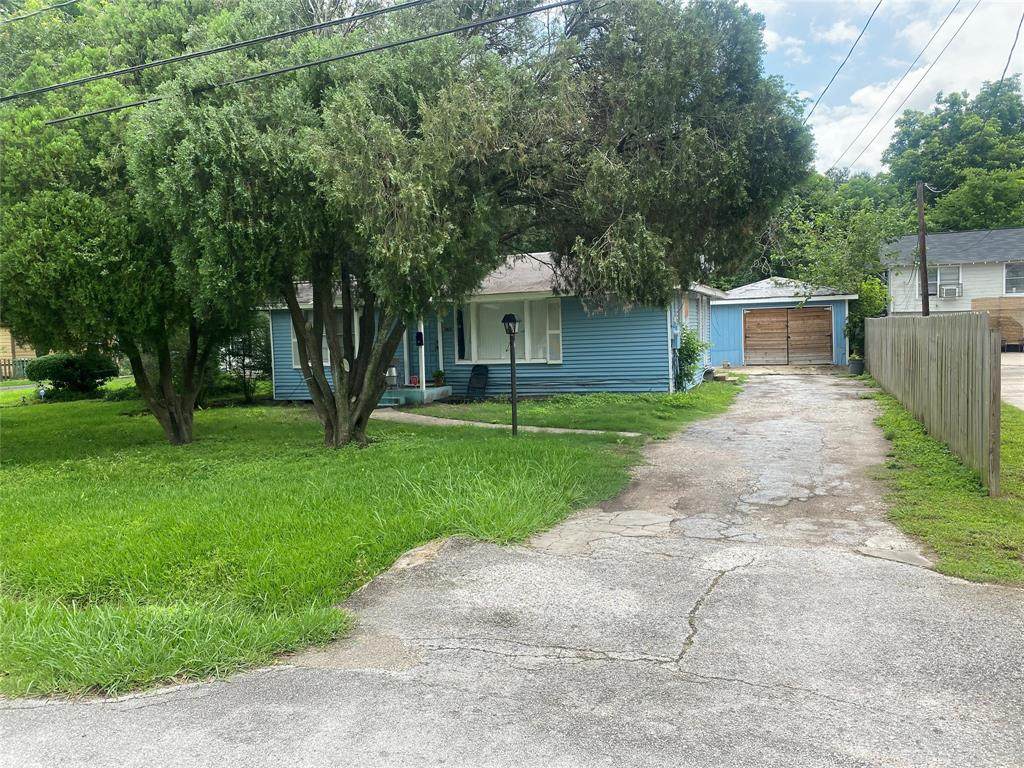 4604 Los Angeles Street - Photo 1