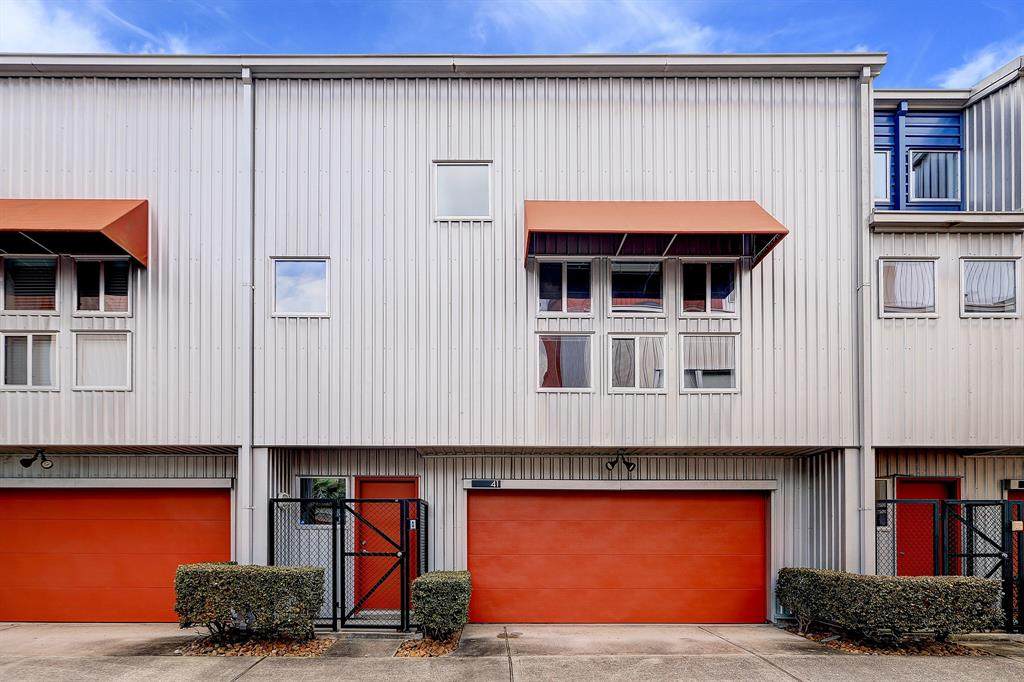 2605 Calumet Street - Photo 1