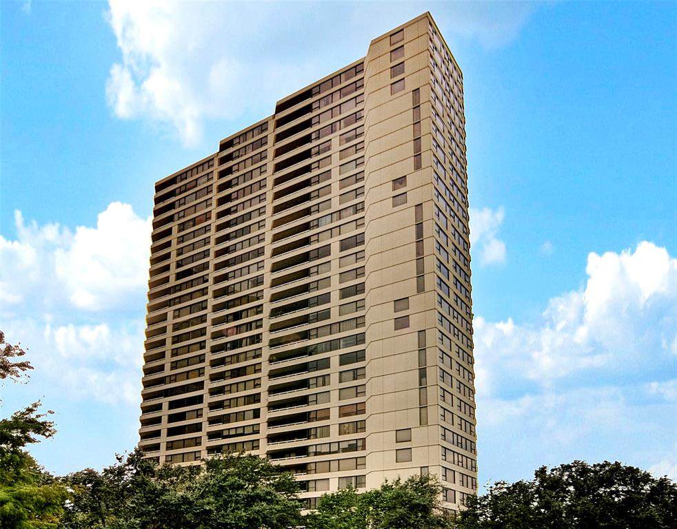 14 Greenway Plaza - Photo 1