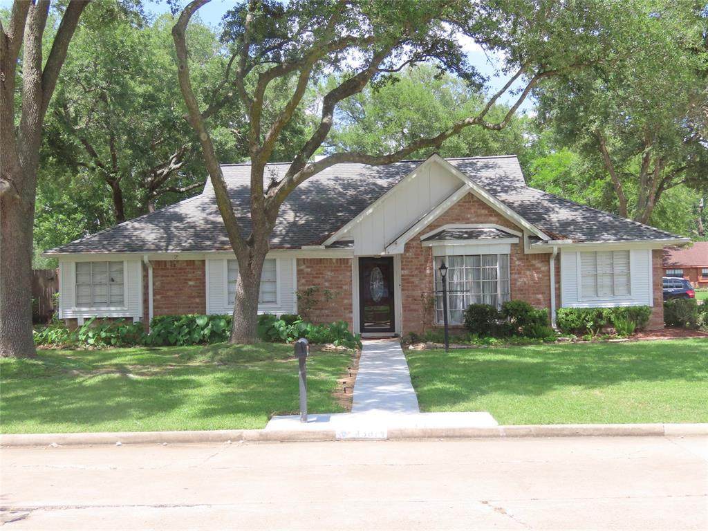 13814 Oakwood Lane - Photo 1