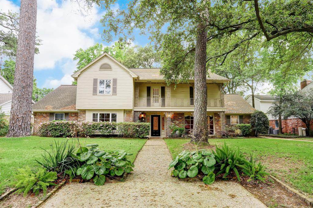 654 Ramblewood Road - Photo 1