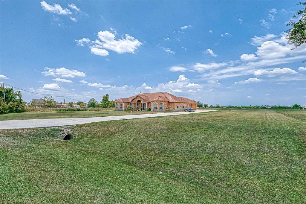10602 County Road 67 - Photo 1