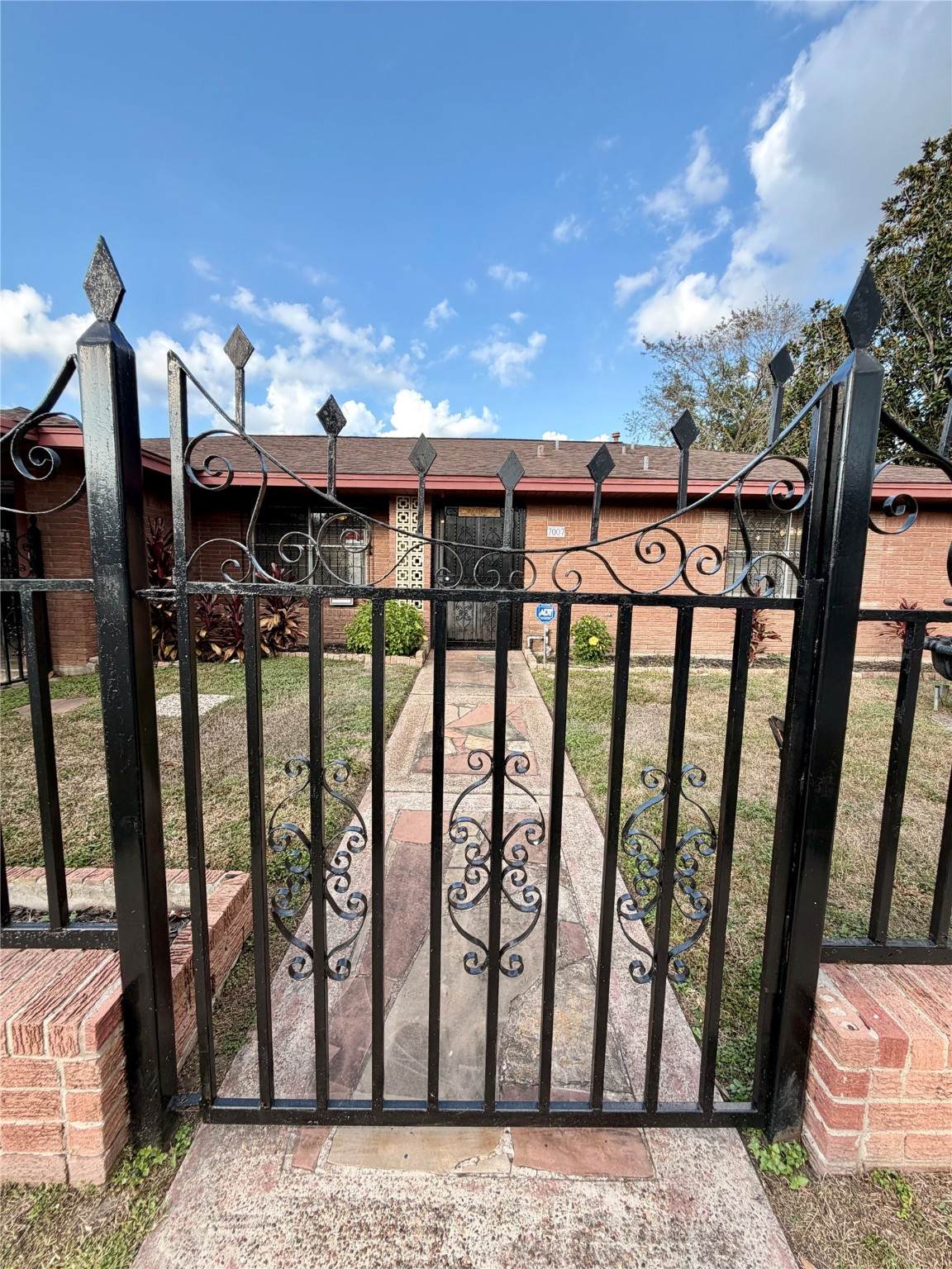 7007 Avenue F - Photo 1