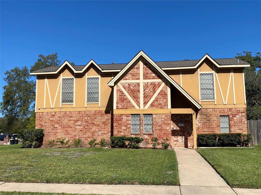 13915 Roundstone Lane - Photo 1