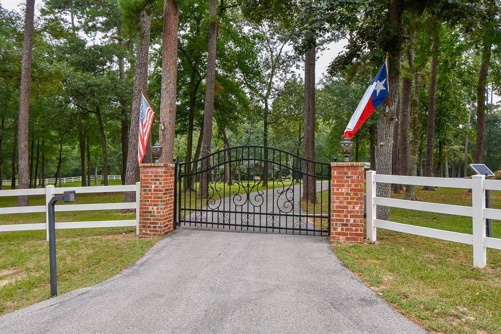 11 Lake Forest Court - Photo 1