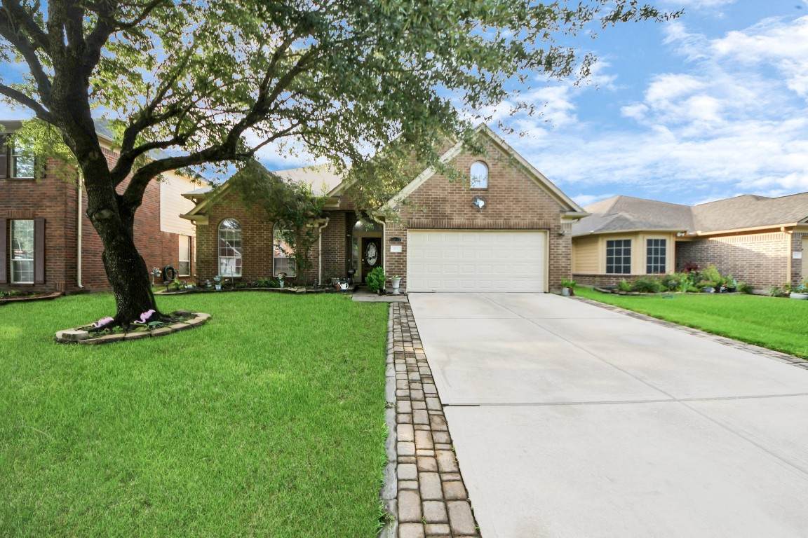 922 Sky Drive - Photo 1