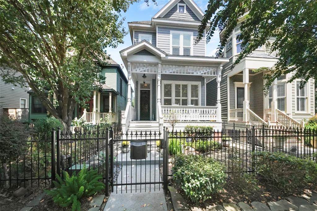 431 21st Street - Photo 1