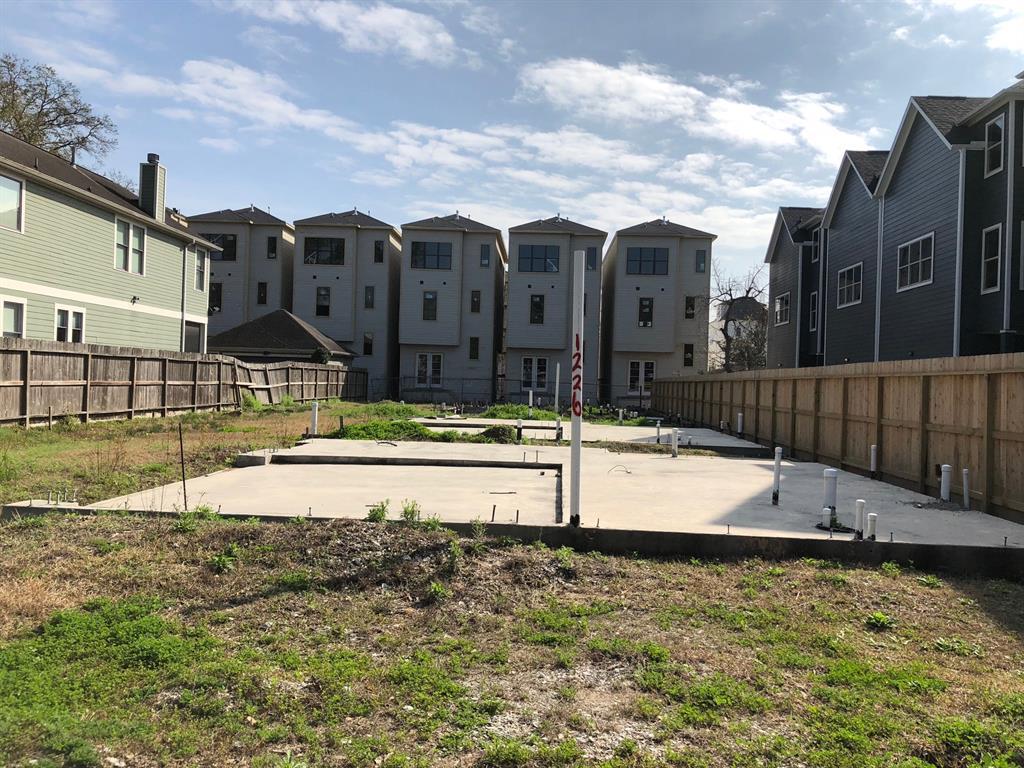 1226 W 25th Street - Photo 1