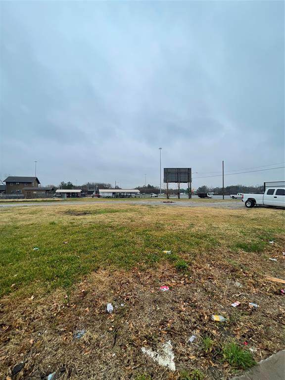 0 31 Street - Photo 1