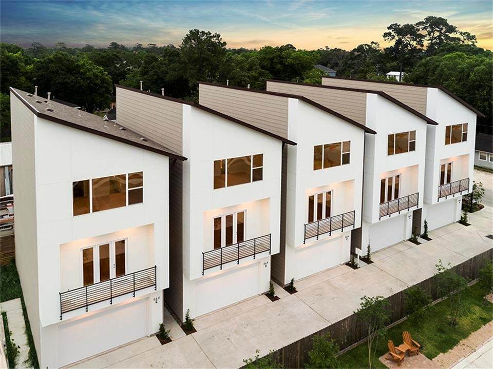 864 Wakefield Drive - Photo 1