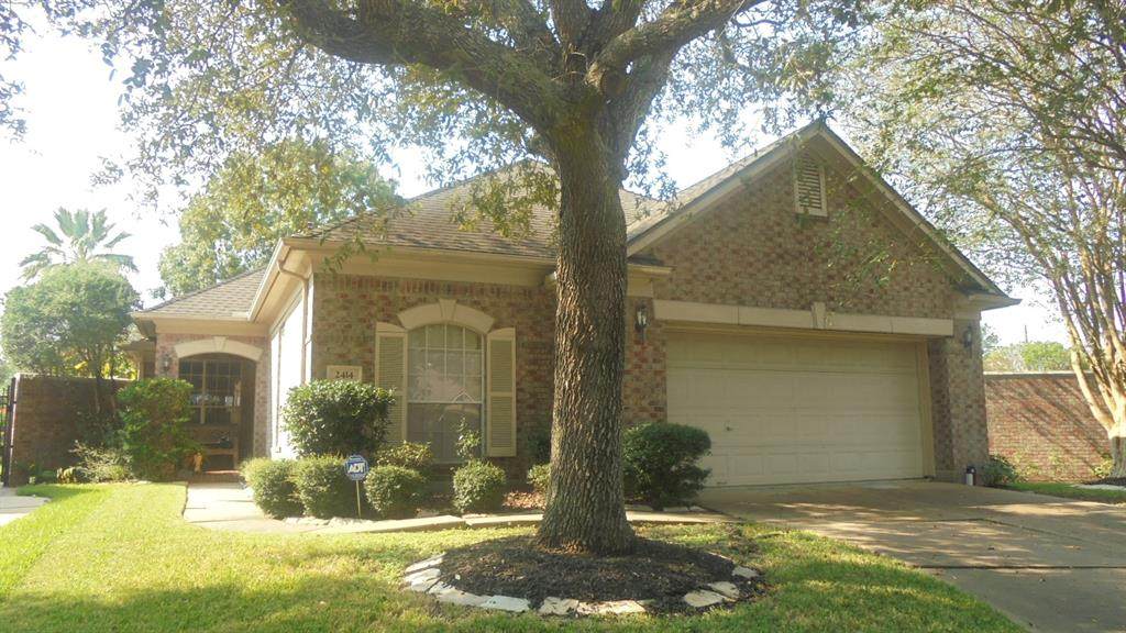 2414 Fairway Pointe Drive - Photo 1