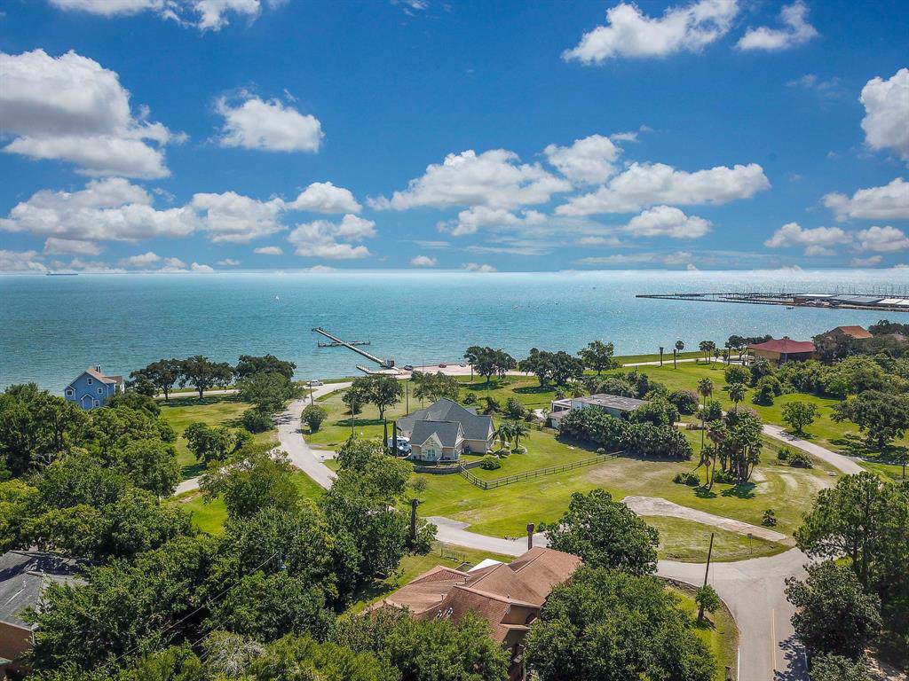 130 Shore Acres Boulevard - Photo 1