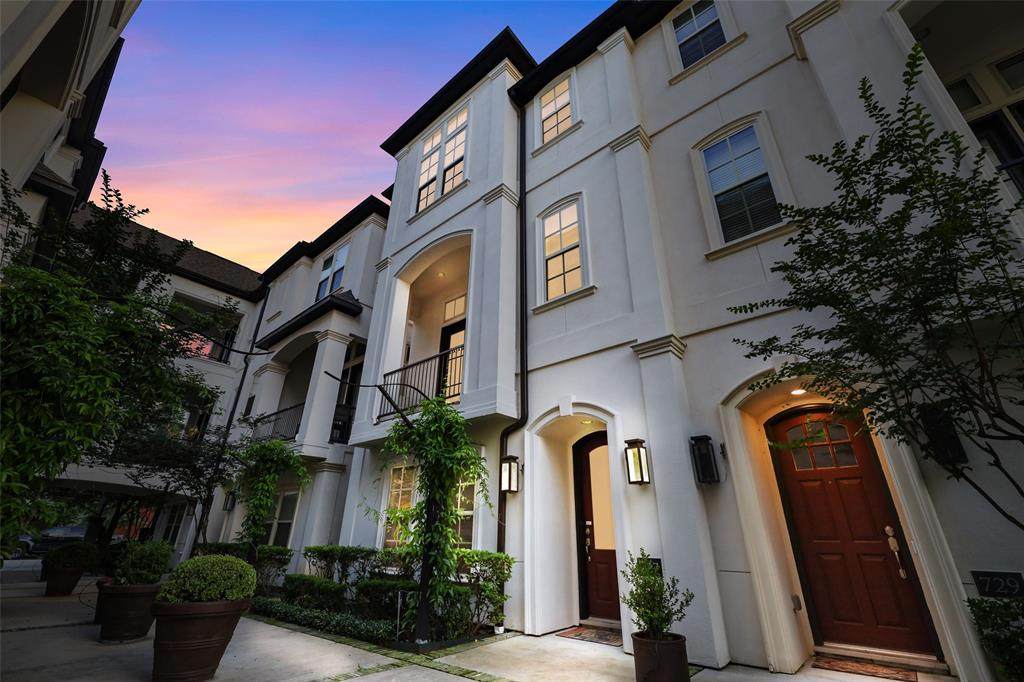 727 Live Oak Street - Photo 1