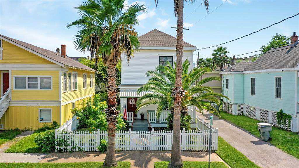 610 13th Street - Photo 1