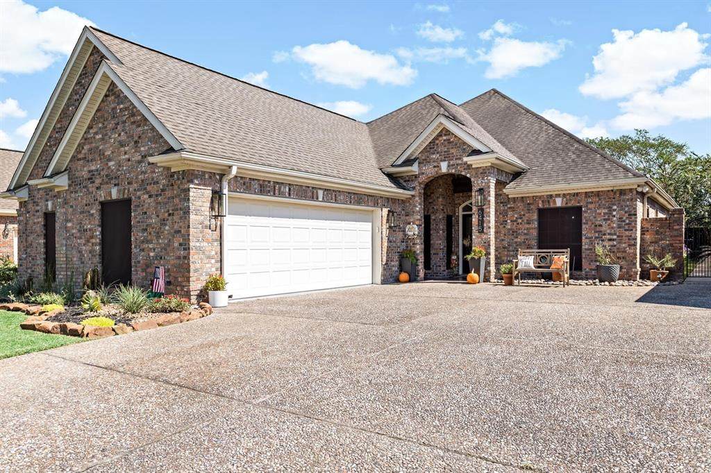 6415 Chasse Gardens - Photo 1