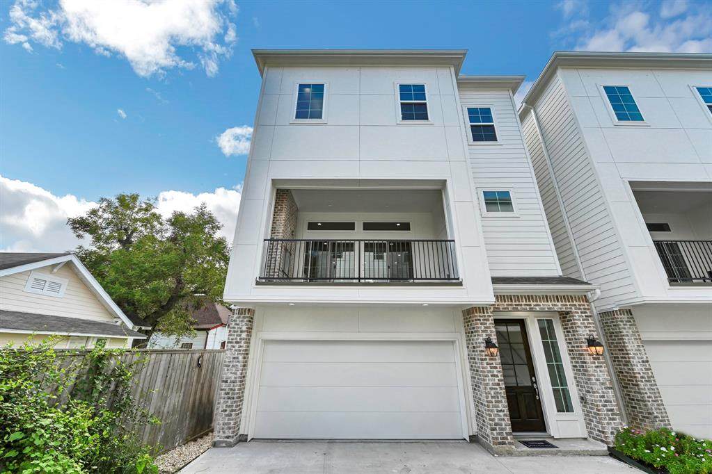1517 Weber Street - Photo 1