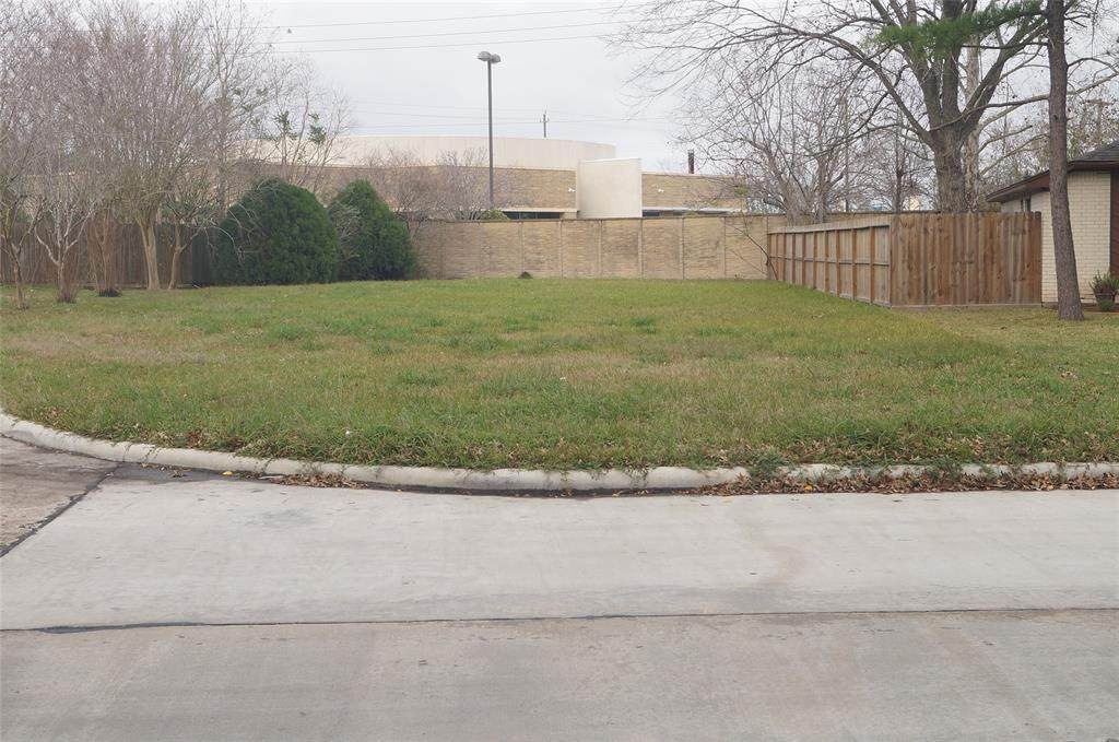131 Squires Bend - Photo 1