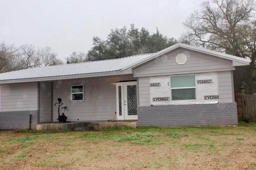 908 Ben Drive - Photo 1