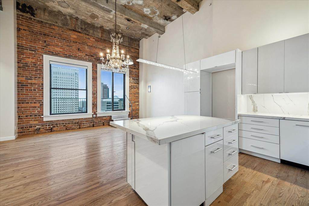915 Franklin Street - Photo 1