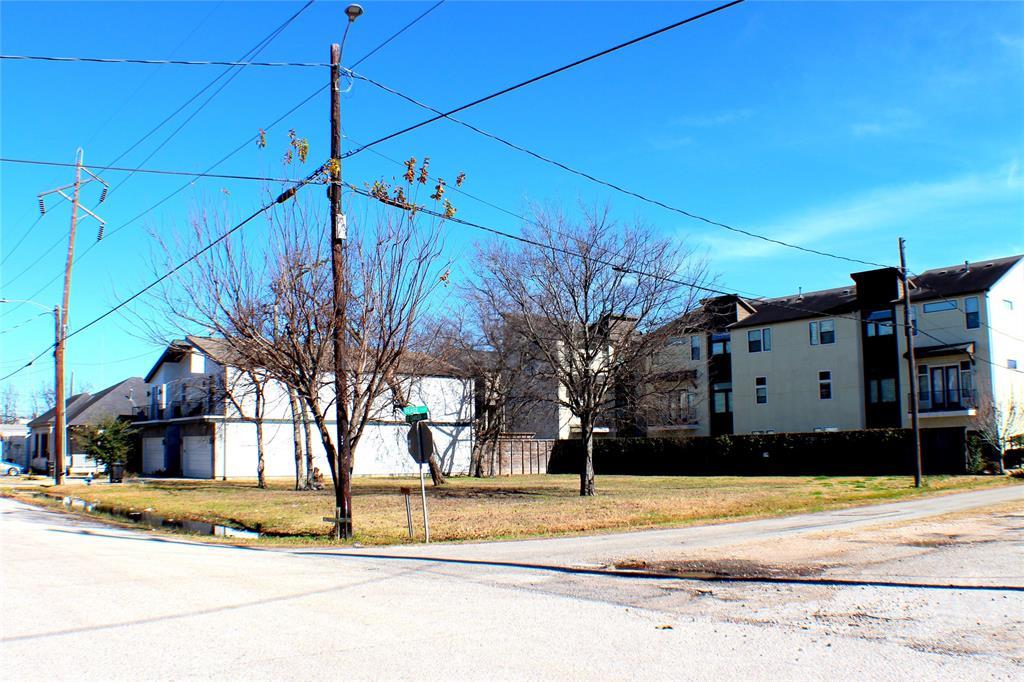 2501 Pease Street - Photo 1