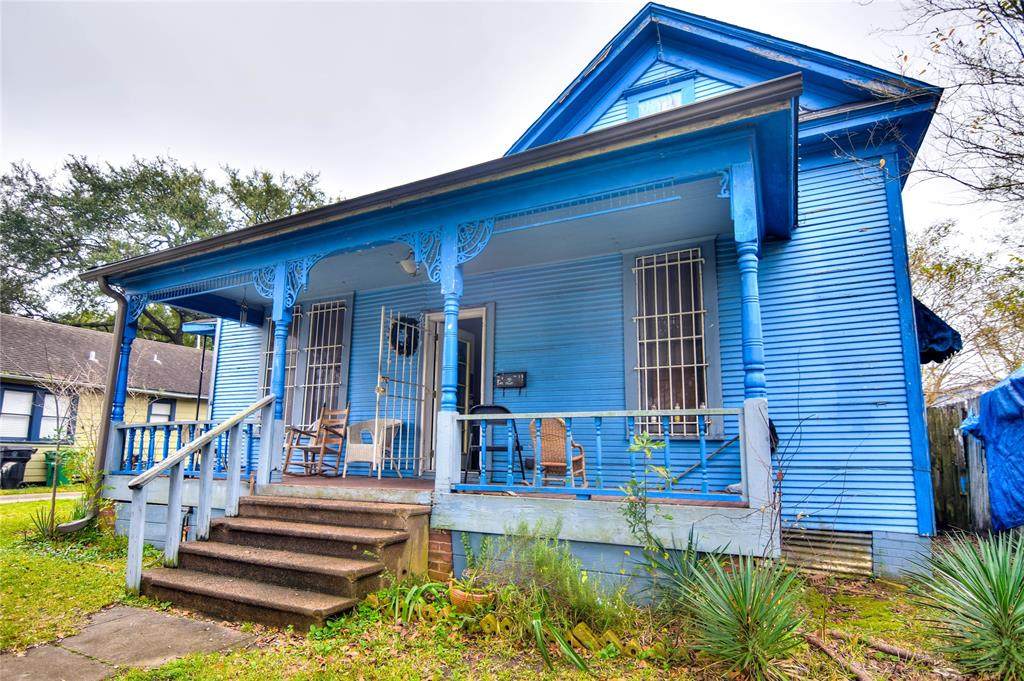730 25th Street - Photo 1