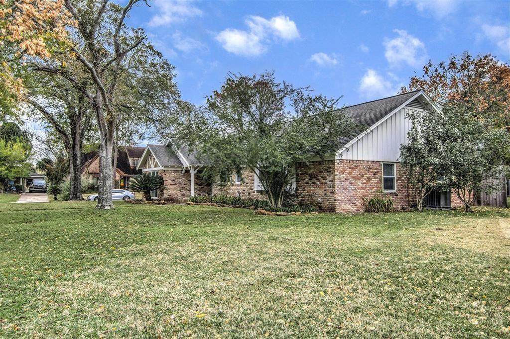 11226 Mayfield Road - Photo 1
