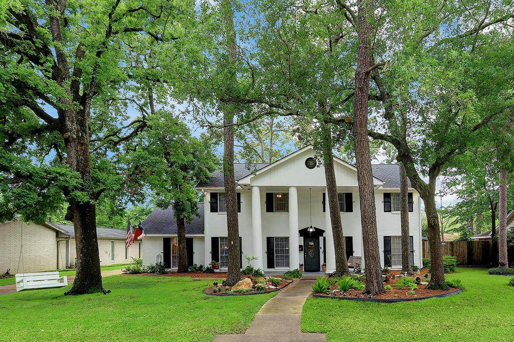 215 Whispering Oaks Drive - Photo 1