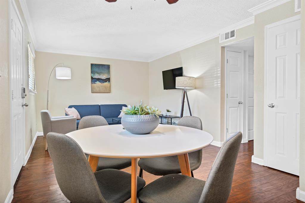 3200 N Macgregor Way - Photo 1