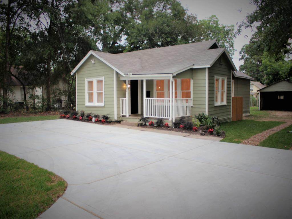 1003 Lewis Street - Photo 1