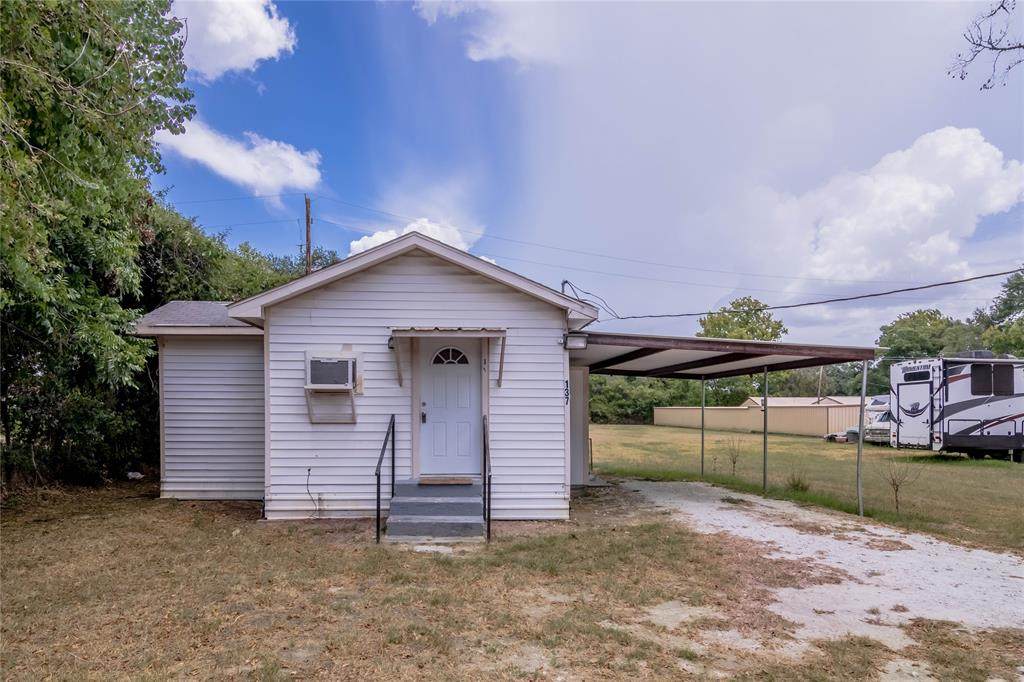 137 Lee Lane - Photo 1