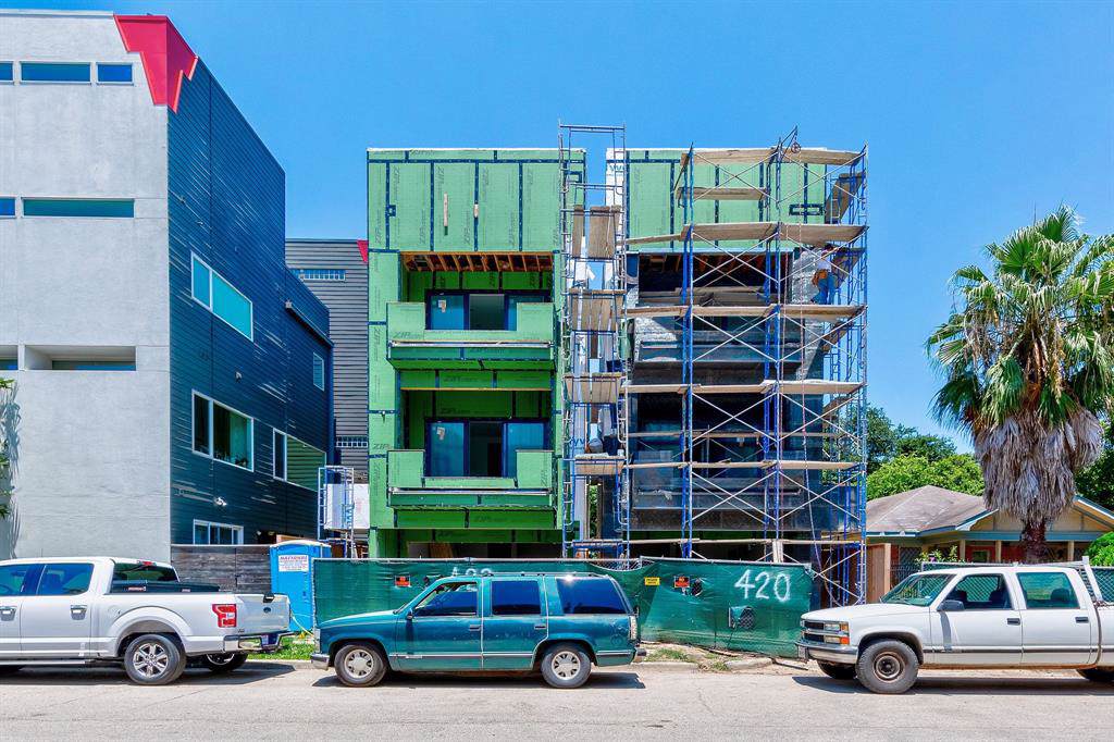 422 Bell Street - Photo 1