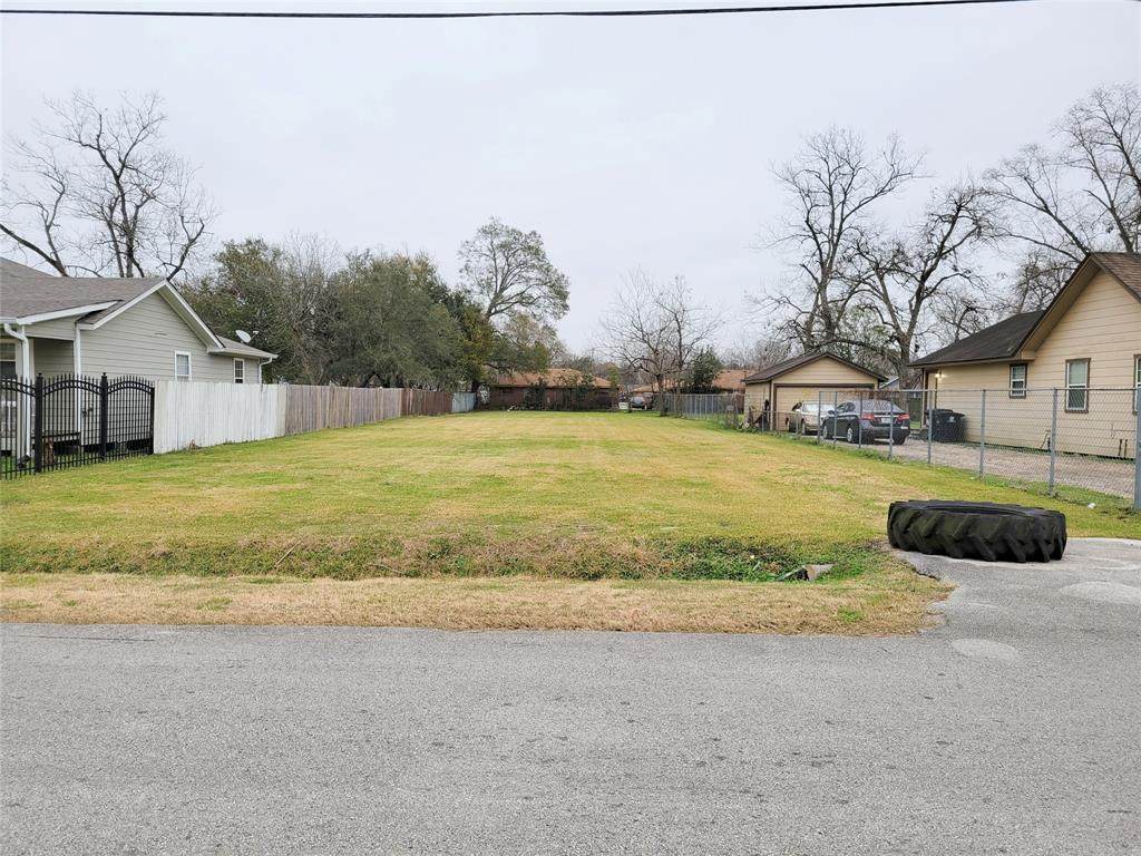 3902 Kashmere Street - Photo 1