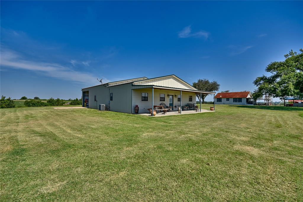 5944 Fm 109 - Photo 1