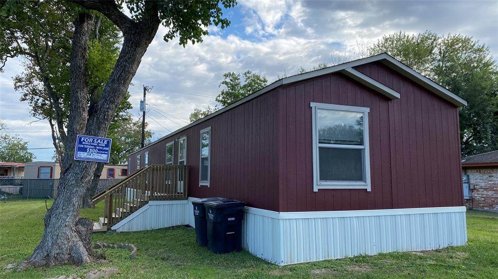919 Dyche Lane - Photo 1
