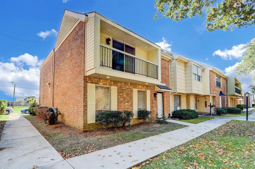 4719 Indian Trail - Photo 1