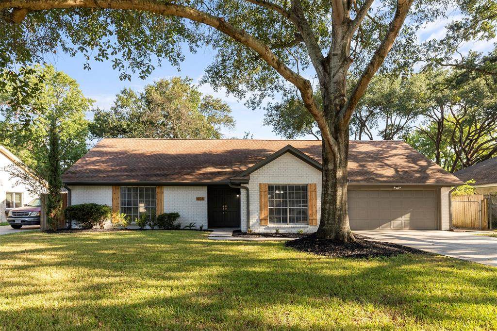 406 Pecan Drive - Photo 1