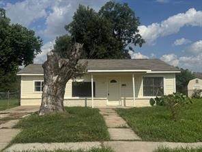 702 Park Street - Photo 1