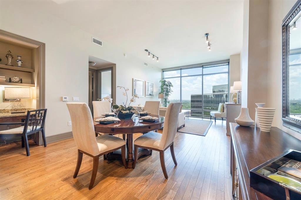 7 Riverway - Photo 1