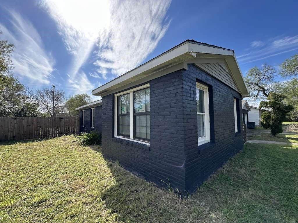 810 Bowie Avenue - Photo 1