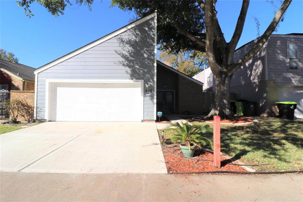 806 Chateau Place - Photo 1