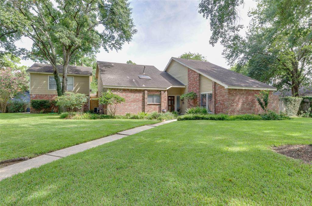 7402 Betanna Drive - Photo 1
