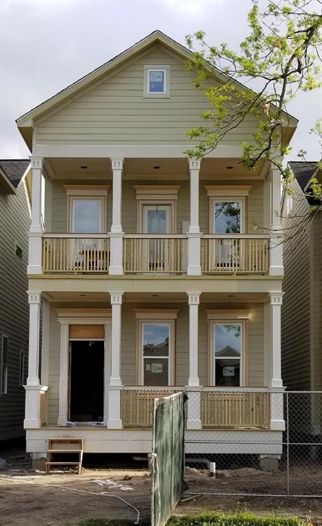 828 28th - Photo 1