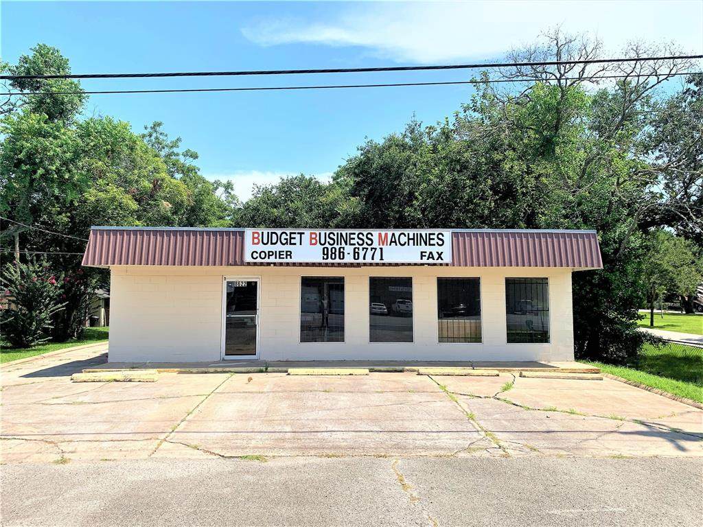 8622 Highway 6 - Photo 1
