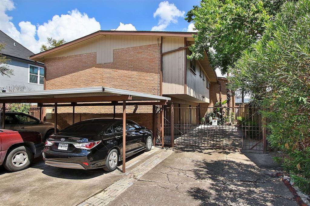 1620 Hawthorne - Photo 1