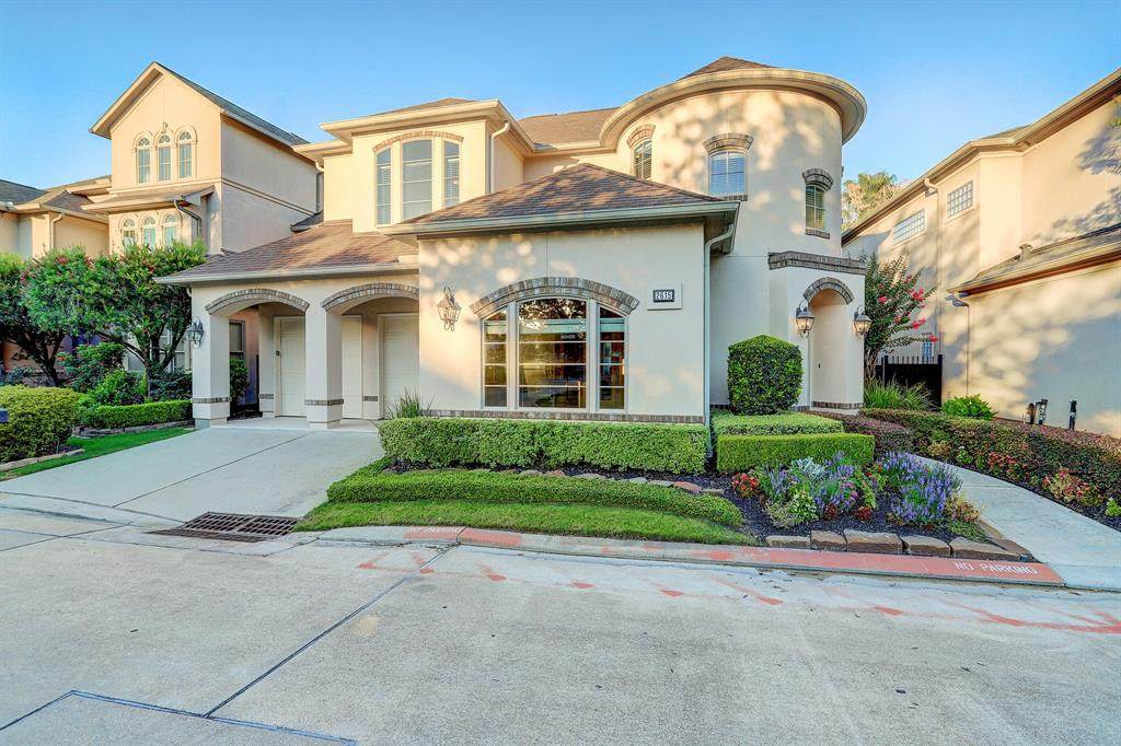 2615 Stuart Manor - Photo 1