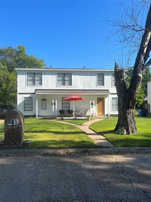 1218 3rd Avenue - Photo 1